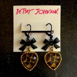 NEW Funky Betsey Johnson heart & leopard earrings